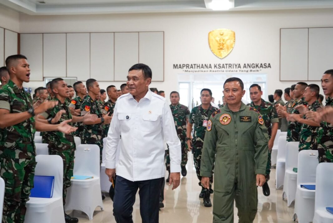 Menko Polkam Djamari Tekankan Profesionalisme Penerbang TNI AU di Yogyakarta