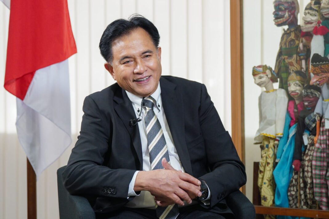 Menko Yusril menegaskan rehabilitasi Delpedro telah dipenuhi lewat putusan pengadilan, sementara ganti rugi harus diajukan melalui praperadilan.