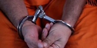 Surat dakwaan jaksa KPK mengungkap dugaan aliran uang dari pengusaha Sarjan kepada sejumlah kepala dinas dan anggota DPRD di Kabupaten Bekasi dalam kasus suap proyek yang menjerat Ade Kuswara Kunang.