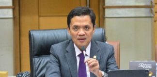 Polemik MBG, Gerindra Serang Balik PDIP: “APBN Disahkan Bulat, Sekarang Baru Protes?” Ketua Komisi III DPR Habiburokhman menanggapi sorotan Adian Napitupulu (PDIP) soal MBG dalam anggaran pendidikan. Ia menyarankan Adian menantang debat Ketua Banggar DPR Said Abdullah. Polemik mencuat seiring rujukan Pasal 22 UU APBN 2026 dan penjelasan BGN soal fungsi pendidikan-kesehatan.