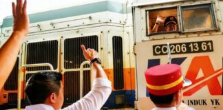 Pemerintah Luncurkan Kereta Api Kerakyatan untuk Mudik Lebaran 2026 Pemerintah melalui KAI meluncurkan kereta api kerakyatan dengan tiket murah dan fasilitas nyaman untuk mudik Lebaran 2026.
