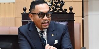Wakil Ketua Komisi III DPR RI Ahmad Sahroni menegaskan DPR akan mengawasi proses penggeledahan dan penyidikan tiga kasus korupsi yang ditangani Polri agar berlangsung transparan, objektif, dan terbuka bagi publik.