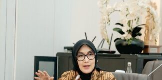 Anggota DPR RI Imas Aan Ubudiyah menyoroti kemacetan dan jalan rusak saat mudik Lebaran 2026. BUMN karya diminta percepat perbaikan dan tingkatkan keselamatan.