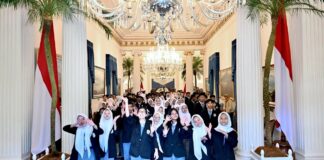 Siswa berbagi pengalaman pertama masuk Istana Presiden lewat program Prabowo. Kunjungan ini memberi wawasan baru dan inspirasi bagi pelajar Indonesia.
