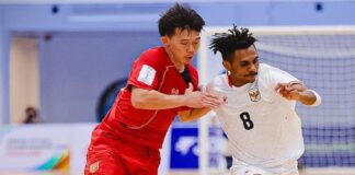 Timnas Indonesia Juara 2 Piala AFF Futsal 2026, Nyaris Permalukan Skuad Utama Thailand di Final Punggawa Timnas Indonesia berjibaku dengan pemain lawan dalam laga Final Piala AFF Futsal 2026, Minggu (12/4/2026). Skuad Garuda asuhan Coach Hector Suoto nyaris mempermalukan Thailand yang bertindak sebagai tuan rumah di ajang bertajuk ASEAN Futsal Championship 2026 ini. OFFICIAL INSTAGRAM TIMNAS FUTSAL INDONESIA / REPRO