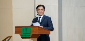Yusril Ihza Mahendra menegaskan masa depan bangsa ditentukan mutu manusia. Dalam orasi di YARSI, ia soroti AI, etika, dan pendidikan tinggi.