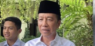 Presiden ke-7 RI Joko Widodo dijadwalkan hadir dalam persidangan Roy Suryo Cs dan akan menunjukkan ijazah asli yang selama ini menjadi polemik publik.
