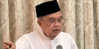 Jusuf Kalla kritik kebijakan WFH ASN, dinilai hanya hemat BBM namun berpotensi turunkan produktivitas dan layanan publik.