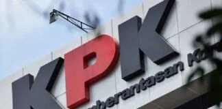 KPK mengamankan politisi PDIP Jatmiko dalam OTT yang menjerat Bupati Tulungagung Gatut Sunu Wibowo. Status hukum masih menunggu keputusan KPK.
