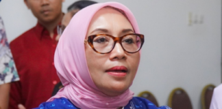 Profil Arifah Choiri Fauzi, Menteri PPPA yang Usul Gerbong Perempuan KRL Dipindah Menteri PPPA Arifah Choiri Fauzi menjadi sorotan setelah mengusulkan gerbong perempuan KRL dipindah ke tengah rangkaian usai kecelakaan kereta di Bekasi Timur.