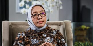 Jejak Arifah Fauzi: Dari Ketua Muslimat NU, Jadi Menteri PPPA Hingga Minta Maaf Terbuka ke Publik Menteri PPPA Arifah Fauzi menjadi sorotan setelah mengusulkan gerbong khusus perempuan KRL dipindahkan ke tengah rangkaian usai insiden di Stasiun Bekasi Timur.