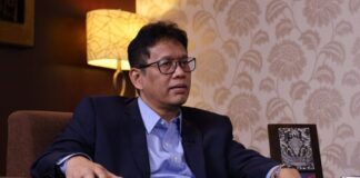 Menkeu Purbaya Yudhi Sadewa memastikan harga BBM subsidi tidak naik hingga akhir 2026 meski harga minyak dunia meningkat akibat konflik global.