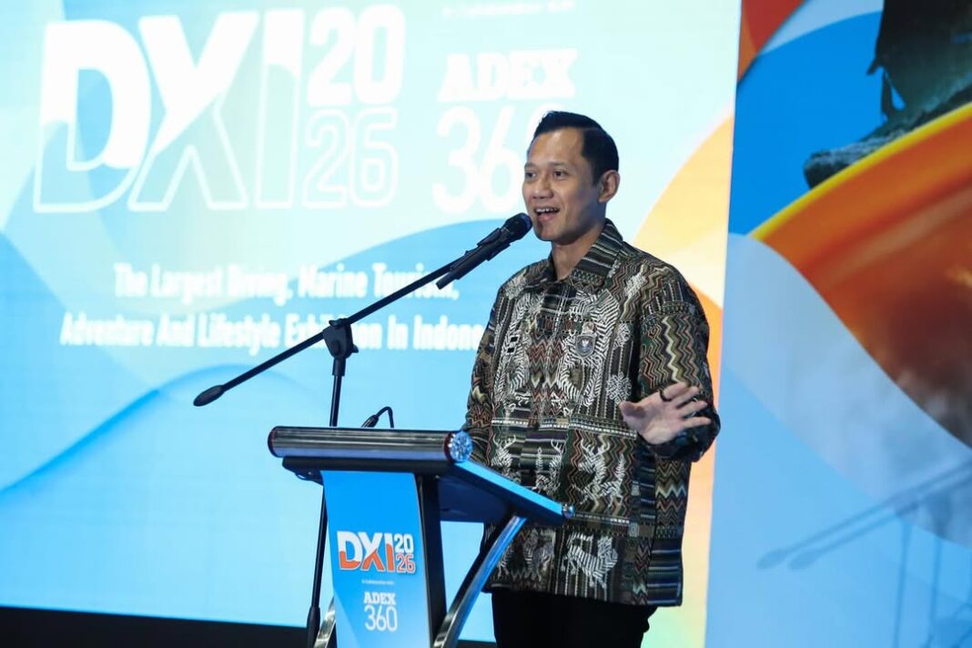AHY menegaskan infrastruktur dan konektivitas menjadi kunci pengembangan wisata bahari Indonesia. Pemerintah targetkan 17 juta turis asing pada 2026.