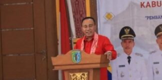 Profil Krisantus Kurniawan, Wagub Kalbar yang Tantang Dedi Mulyadi Soal Jalan Profil Krisantus Kurniawan, Wakil Gubernur Kalbar yang viral usai menantang Dedi Mulyadi terkait pembangunan infrastruktur jalan.