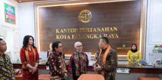 Wamen ATR/BPN Tinjau Layanan Pertanahan di Palangkaraya, Soroti Kecepatan dan Kenyamanan