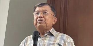Jusuf Kalla melaporkan Rismon Sianipar ke Bareskrim Polri terkait tuduhan mendanai kasus ijazah Jokowi. Ini fakta lengkapnya.