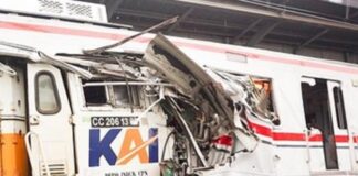 Bertambah Jadi 16 Orang! Ini Update Jumlah Korban Kecelakaan Kereta Bekasi Timur Petugas melakukan penanganan pascakecelakaan KA Argo Bromo Anggrek dan KRL di Stasiun Bekasi Timur yang menyebabkan korban meninggal dunia bertambah menjadi 16 orang.
