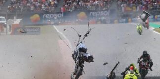 Pembalap Gresini Racing Alex Marquez mendapat penanganan medis usai mengalami kecelakaan horor dalam balapan MotoGP Catalunya 2026.