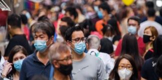 Fakta Terbaru Kasus Covid-19 Singapura Melonjak Jadi 12.700 dalam Sepekan Singapura mencatat lonjakan kasus Covid-19 hingga 12.700 dalam sepekan. Simak penyebab kenaikan, kondisi rumah sakit, dan varian dominan NB.1.8.1.