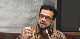 Primus Yustisio mengkritik kinerja Bank Indonesia setelah rupiah melemah terhadap berbagai mata uang dunia dan pasar keuangan nasional tertekan.