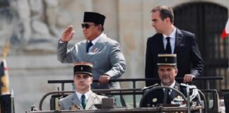Presiden Prabowo Subianto melakukan kunjungan luar negeri untuk memperkuat kerja sama ekonomi, pertahanan, dan posisi geopolitik Indonesia.
