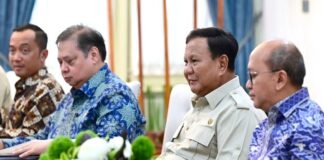 Presiden Prabowo Subianto memanggil sejumlah pejabat ekonomi era Presiden Susilo Bambang Yudhoyono ke Istana Kepresidenan Jakarta.