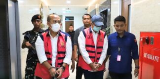Kejaksaan Tinggi DKI Jakarta menetapkan tiga tersangka dalam kasus dugaan korupsi proyek di lingkungan Kementerian Pekerjaan Umum.