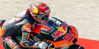 PACU MOTOR - Pembalap Red Bull KTM Ajo asal Spanyol, Brian Uriarte memacu motor andalannya dalam Race Moto3 2026 beberapa waktu lalu. Pembalap muda berbakat ini sukses menjadi pemenang MotoGP hari ini di race puncak kelas Moto3 pada seri Moto Grand Prix of Italy 2026 alias MotoGP Italia 2026 di Sirkuit Mugello, Minggu (31/5/2026). OFFICIAL INSTAGRAM BRIAN URIARTE / REPRO