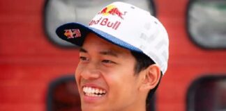 PEMBALAP INDONESIA -Pembalap Indonesia di MotoGP 2026 kelas Moto3, Veda Ega Pratama berpose usai menajalani Race Moto3 pada seri MotoGP 2026 beberapa waktu lalu. Pembalap Honda Team Asia itu kembali berhasil Finish di range 15 besar, dan mendapatkan tambahan Poin MotoGP terbaru dari Hasil Moto3 hari ini di Sirkuit Mugello Italia, Minggu (31/5/2026). OFFICIAL INSTAGRAM HONDA TEAM ASIA/REPRO