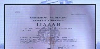 Sidang gugatan ijazah Jokowi digelar di PN Solo, dengan penggugat menyoroti sikap Jokowi yang dinilai belum pernah menunjukkan ijazah asli di persidangan.