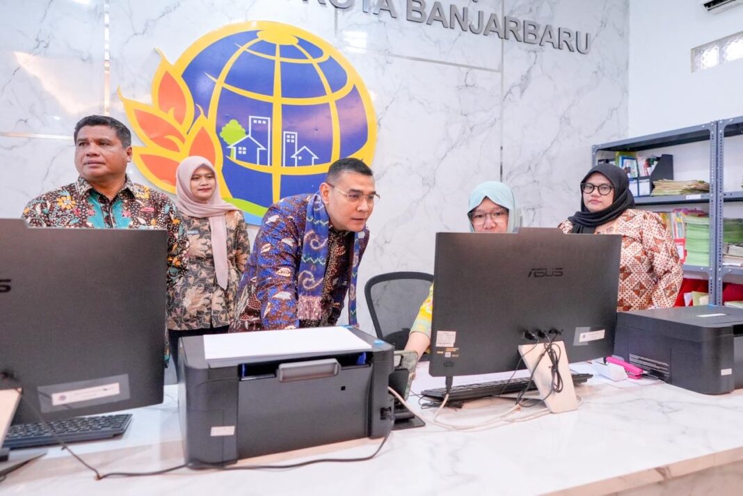 Wamen Ossy Dermawan Soroti Antrean di Kantah, Minta Pelayanan Pertanahan Lebih Cepat