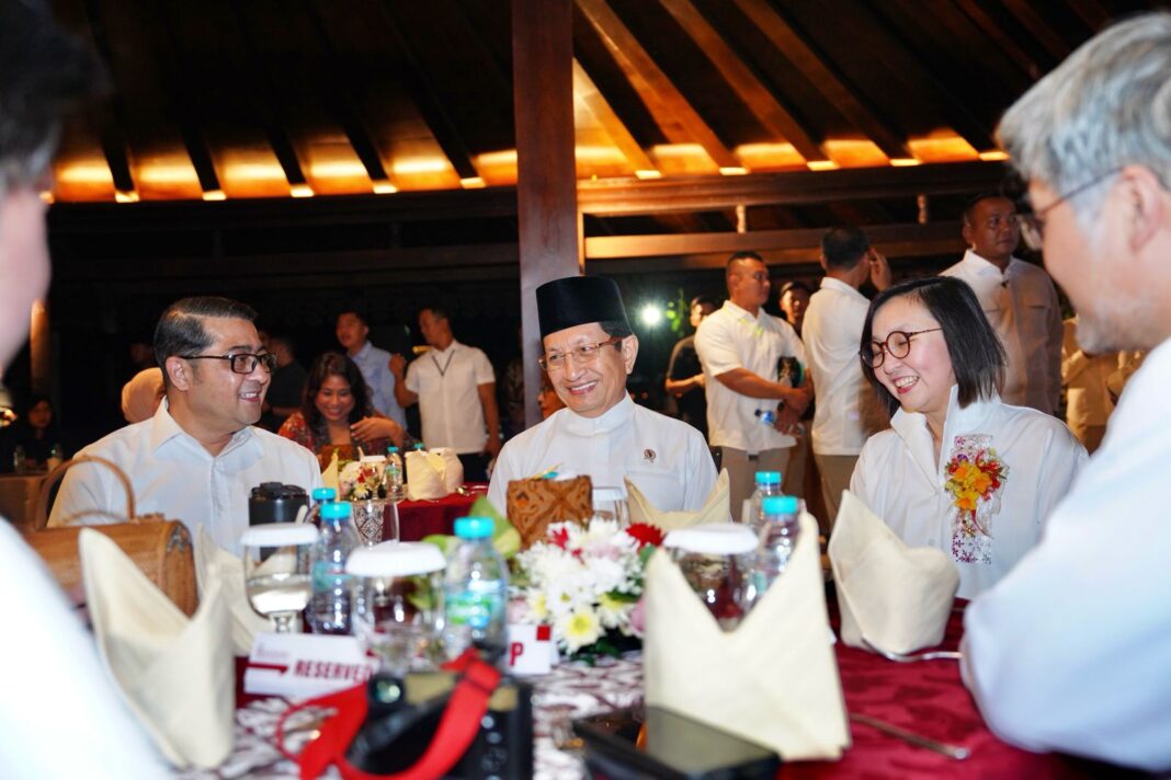 Menteri Ekraf Soroti Potensi Waisak sebagai Penggerak Ekonomi Kreatif Berbasis Budaya