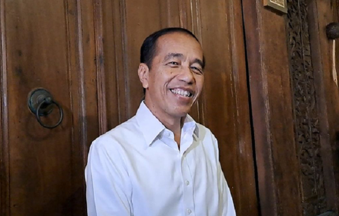 PKB menilai wacana dukungan Prabowo-Gibran dua periode yang dikaitkan dengan arahan Jokowi terlalu dini dan berpotensi mengganggu fokus pemerintahan saat ini.