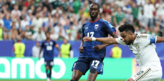 Pemain Cape Verde merayakan keberhasilan lolos ke babak 32 besar Piala Dunia 2026 usai bermain imbang melawan Arab Saudi. Blue Sharks mencetak sejarah pada debut mereka di turnamen sepak bola terbesar dunia.