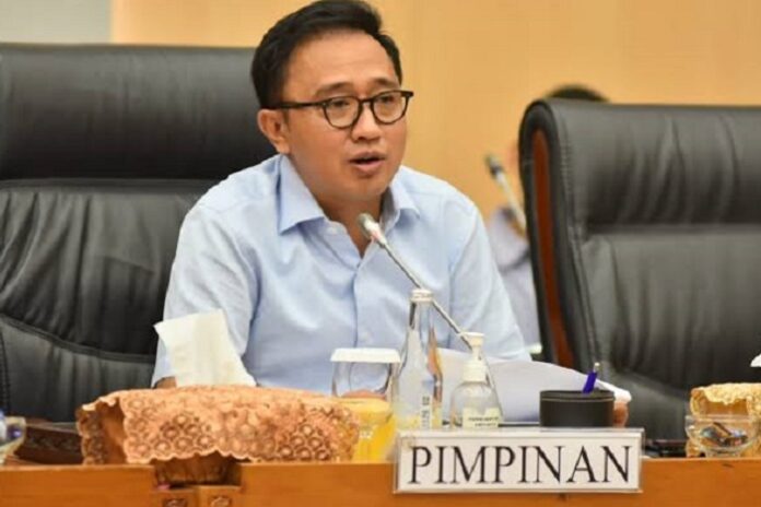 Fraksi Partai Gerindra DPR RI membantah isu adanya rapat khusus untuk mengawasi Wakil Presiden Gibran Rakabuming Raka dan menegaskan dukungan penuh kepada pemerintahan Prabowo-Gibran.