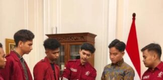Ketua DPP PDIP Deddy Sitorus menanggapi polemik BEM Universitas Bung Karno dan mengaitkan pertemuan mahasiswa dengan Wakil Presiden Gibran Rakabuming Raka yang menjadi sorotan publik.