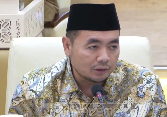 Ketua KPU Mochammad Afifuddin saat mengikuti rapat dengar pendapat dengan Komisi II DPR RI. KPU menyatakan tahapan Pemilu 2029 akan mulai dilaksanakan pada 2027 dengan sejumlah agenda strategis dan kebutuhan anggaran yang telah disiapkan.