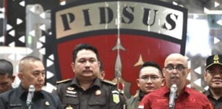 Kejaksaan Agung menetapkan Ketua Yayasan Indonesia Food Security Review, Glory Harimas Sihombing, sebagai tersangka baru dalam kasus dugaan korupsi tata kelola program Makan Bergizi Gratis periode 2025-2026.