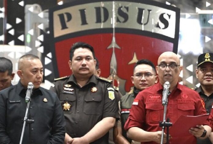 Kejaksaan Agung menetapkan Ketua Yayasan Indonesia Food Security Review, Glory Harimas Sihombing, sebagai tersangka baru dalam kasus dugaan korupsi tata kelola program Makan Bergizi Gratis periode 2025-2026.