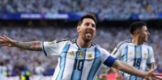 Lionel Messi merayakan salah satu golnya saat Argentina mengalahkan Aljazair 3-0 pada laga pembuka Grup J Piala Dunia 2026. Hat-trick tersebut membuat Messi menyamai rekor 16 gol Piala Dunia milik Miroslav Klose.