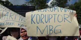 Aliansi Masyarakat Kalimantan Barat menggelar aksi dukungan Program Makan Bergizi Gratis di Pontianak dan meminta pemerintah melanjutkan program tersebut di tengah dugaan korupsi serta perubahan kebijakan BGN.