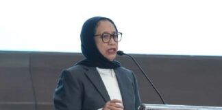 Siapa Pengganti Kepala BGN, Usai Dadan Hindayana Dicopot? Nanik Deyang Resmi Ditunjuk Dadan Hindayana dicopot dari posisi Kepala BGN dan digantikan Nanik Sudaryati Deyang. Pergantian dilakukan di tengah sorotan kasus MBG dan ribuan SPPG disuspend.