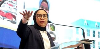 Daftar Lengkap Pimpinan Baru BGN: Usai Nanik S Deyang Gantikan Dadan Hindayana Kepala BGN Nanik S. Deyang mengubah arah kebijakan Program Makan Bergizi Gratis dengan fokus pada efisiensi anggaran, kualitas layanan, daerah 3T, dan kelompok 3B.
