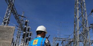 Direktur Utama PLN Darmawan Prasodjo memberikan keterangan terkait penyebab pemadaman listrik bergilir yang terjadi di sejumlah wilayah Pulau Jawa akibat gangguan pada dua pembangkit besar.