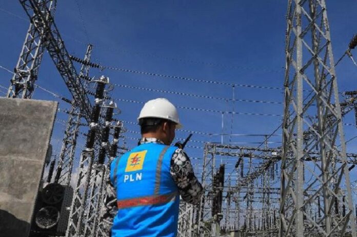 Direktur Utama PLN Darmawan Prasodjo memberikan keterangan terkait penyebab pemadaman listrik bergilir yang terjadi di sejumlah wilayah Pulau Jawa akibat gangguan pada dua pembangkit besar.