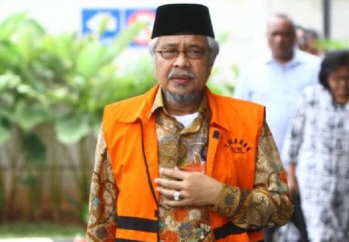KPK mengingatkan partai politik mengutamakan integritas dan rekam jejak antikorupsi setelah mantan Gubernur Sultra Nur Alam bergabung dengan PSI.
