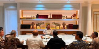Presiden Prabowo Subianto meminta Menteri Investasi Rosan Roeslani mengumumkan hasil kunjungan ke AS, Eropa, dan Asia yang menunjukkan meningkatnya kepercayaan investor global terhadap Indonesia.