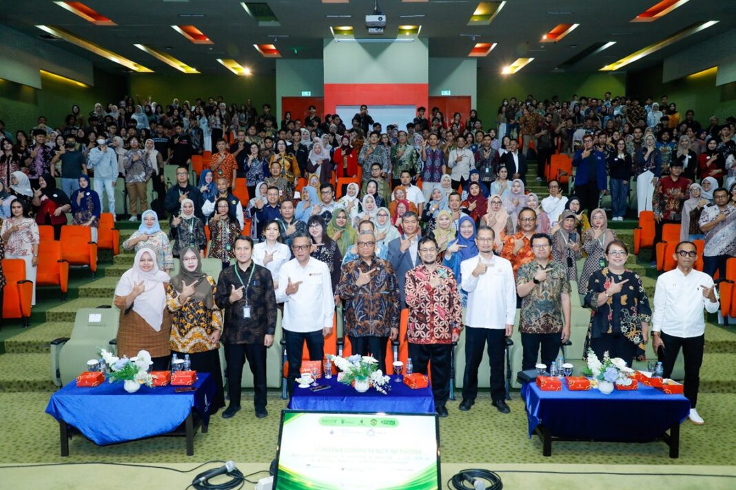 Wamenaker Afriansyah Noor berbicara tentang pentingnya sertifikasi kompetensi bagi mahasiswa