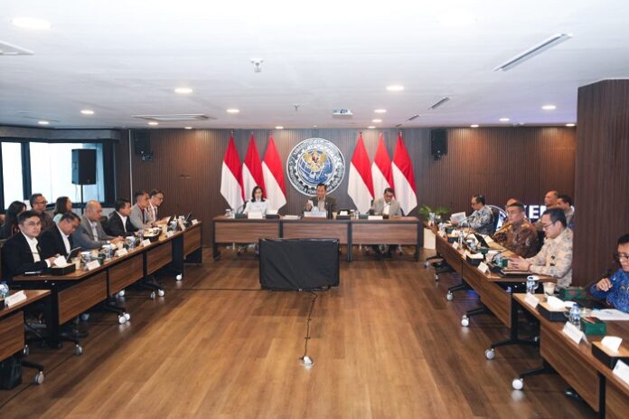 Menteri Koordinator Bidang Infrastruktur dan Pembangunan Kewilayahan Agus Harimurti Yudhoyono (AHY) memimpin Rapat Koordinasi Tingkat Menteri mengenai Penguatan Tata Kelola Ekosistem Kebandarudaraan