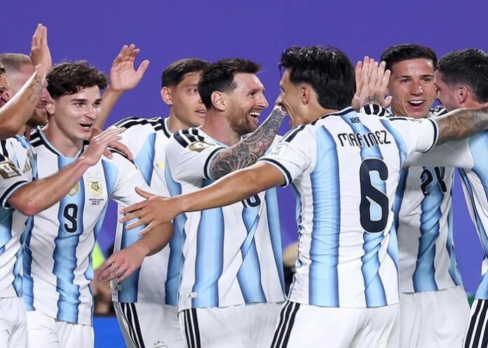 PERSAINGAN KETAT - Kemenangan yang didapatkan Timnas Argentina dan Austria pada Rabu (17/6/2026) membuat persaingan di puncak Klasemen Piala Dunia 2026 Grup J ketat! Dua tim kini punya Poin sama, saat Aljazair dan Yordania di ujung tanduk. OFFICIAL L INSTAGRAM FIFA WORLD CUP 2026/REPRO
